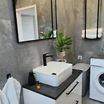 Wilga House 1 *